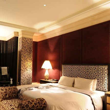 Sunshine Motel Тайчжун Экстерьер фото