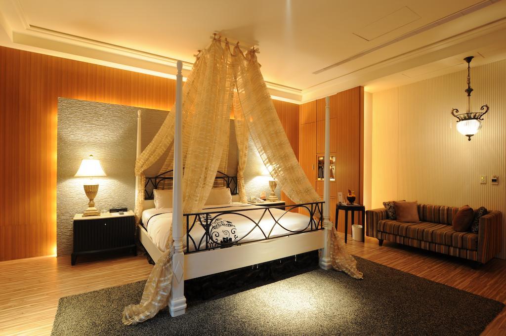 Sunshine Motel Тайчжун Экстерьер фото